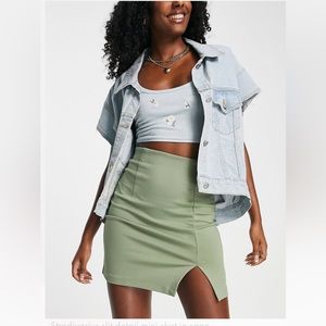 Stradivarius GREEN MINI SKIRT / Size: XS